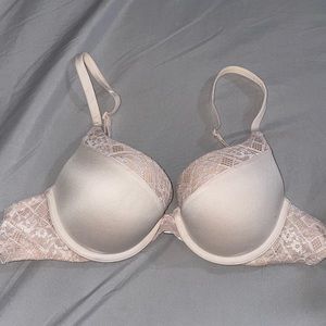 Victoria’s Secret Body by Victoria Perfect Shape Bra 34B